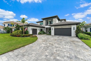 Beach Home For Sale in Palm Beach Gardens, Florida