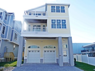 Beach Townhome/Townhouse For Sale in North Wildwood, New Jersey