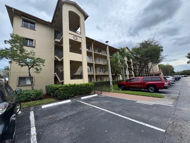 Beach Condo For Sale in Pembroke Pines, Florida
