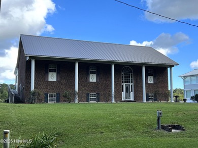 Beach Home For Sale in Newport, North Carolina