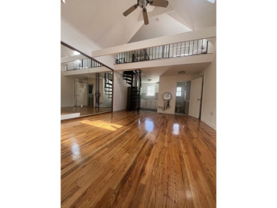 Beach Condo Active Under Contract in Lynn, Massachusetts