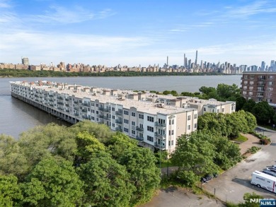 Beach Condo For Sale in Edgewater, New Jersey