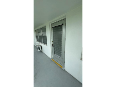 Beach Condo For Sale in West Palm Beach, Florida