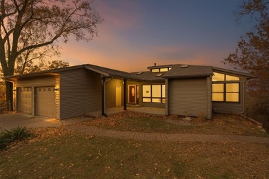 Beach Home For Sale in Ogden Dunes, Indiana