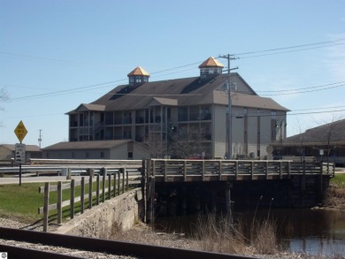 Beach Condo Sale Pending in Tawas City, Michigan