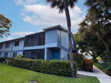 Beach Condo For Sale in Oakland Park, Florida