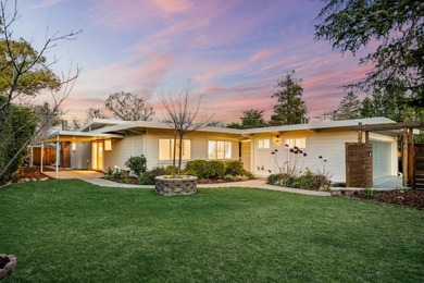 Beach Home For Sale in Palo Alto, California