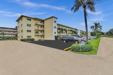 Beach Condo For Sale in Boynton Beach, Florida