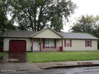 Beach Home For Sale in Elizabeth City, North Carolina
