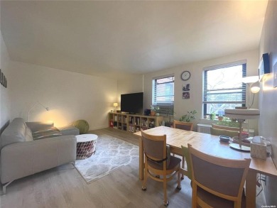 Beach Home Sale Pending in Bayside, New York