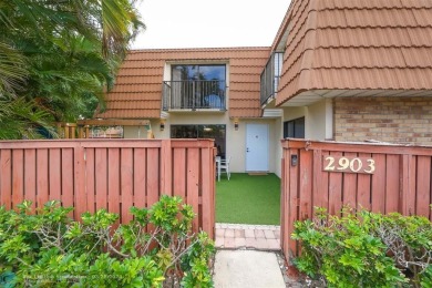 Beach Townhome/Townhouse For Sale in Deerfield Beach, Florida