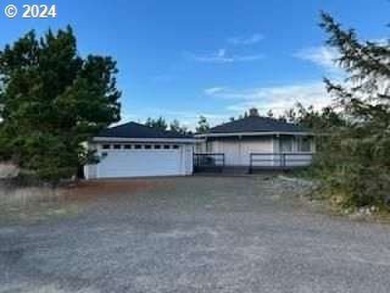 Beach Home For Sale in Ocean Park, Washington