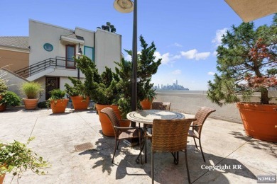 Beach Condo For Sale in Weehawken, New Jersey