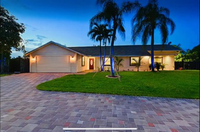 Beach Home For Sale in Lake Worth, Florida