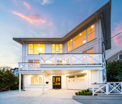 Oak Bay residence boasting stunning Ocean Views from all - Beach Home for sale in Victoria, British Columbia on Beachhouse.com