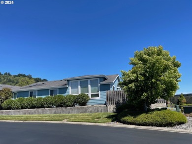 Beach Home For Sale in Brookings, Oregon