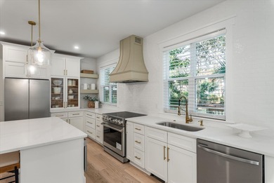 Beach Home For Sale in Mount Pleasant, South Carolina