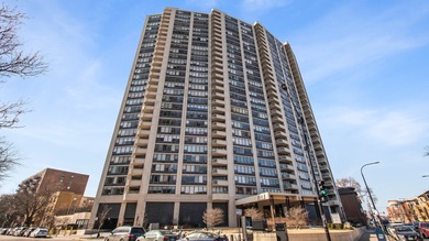 Beach Condo Active Under Contract in Chicago, Illinois