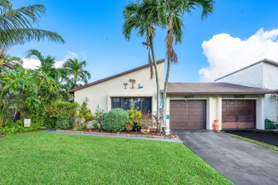 Beach Townhome/Townhouse For Sale in Boynton Beach, Florida