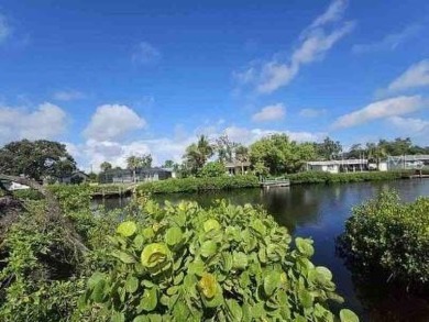 Beach Lot For Sale in Nokomis, Florida