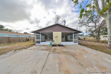 Beach Townhome/Townhouse For Sale in Bradenton, Florida