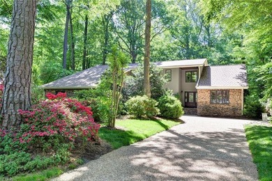 Beach Home For Sale in Yorktown, Virginia