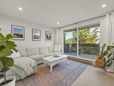 Beach Condo For Sale in Vancouver, 