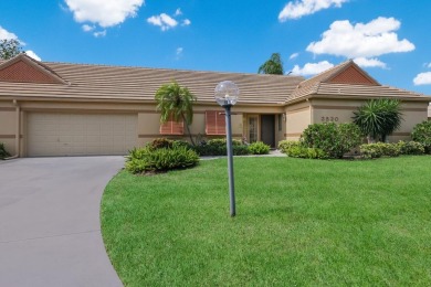 Beach Townhome/Townhouse For Sale in Bradenton, Florida