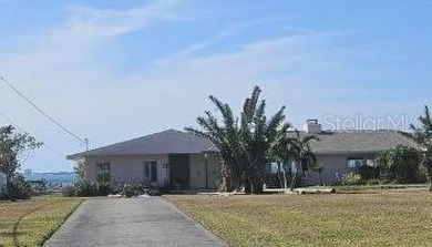 Beach Home For Sale in Sarasota, Florida