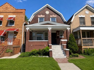 Beach Home Sale Pending in Chicago, Illinois