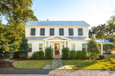 Beach Home For Sale in Mount Pleasant, South Carolina