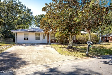 Beach Home Sale Pending in Ocean Springs, Mississippi