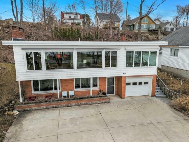 Beach Home Sale Pending in Whitehall, Michigan