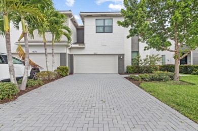 Beach Townhome/Townhouse For Sale in Lake Worth, Florida