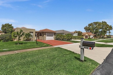 Beach Home For Sale in Lake Worth, Florida