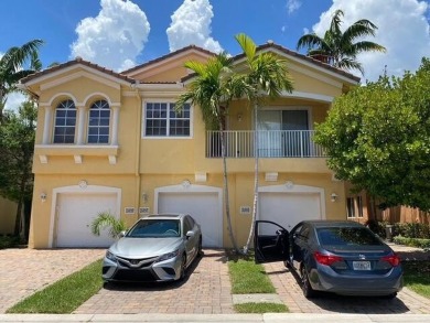 Beach Townhome/Townhouse For Sale in Riviera Beach, Florida