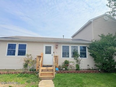 Beach Home For Sale in Waretown, New Jersey