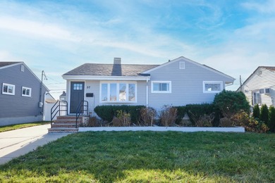 Beach Home For Sale in Freeport, New York