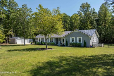 Beach Home For Sale in New Bern, North Carolina