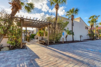 Beach Condo For Sale in Longboat Key, Florida