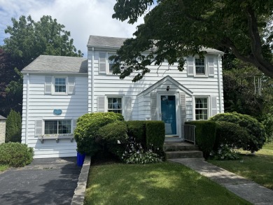 Beach Home Sale Pending in New London, Connecticut