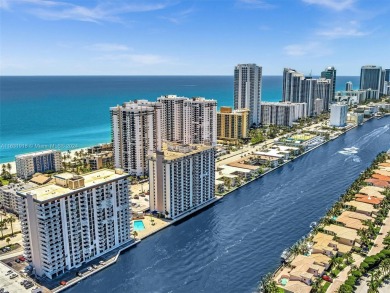 Beach Condo For Sale in Hollywood, Florida