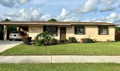 Beach Home For Sale in West Palm Beach, Florida