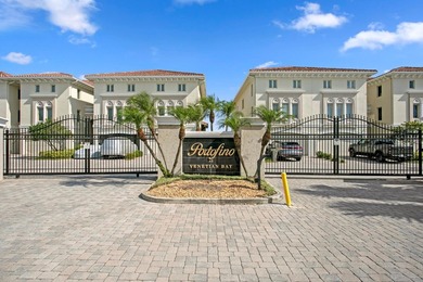 Beach Townhome/Townhouse For Sale in St. Petersburg, Florida