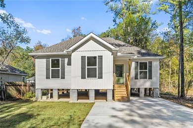 Beach Home For Sale in Mandeville, Louisiana