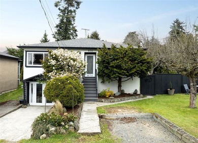 Beach Home For Sale in Saanich, British Columbia