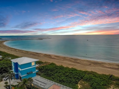 Beach Condo For Sale in Hutchinson Island, Florida