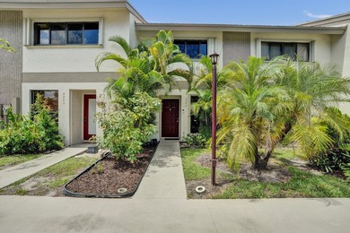 Beach Townhome/Townhouse For Sale in Oakland Park, Florida