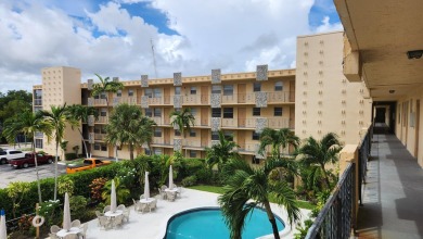 Beach Condo For Sale in Hollywood, Florida