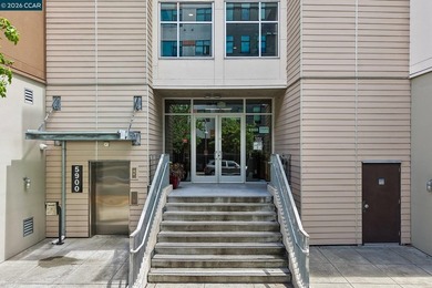 Beach Condo For Sale in San Francisco, California